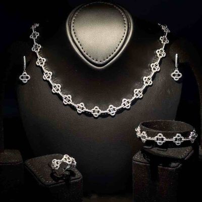 Omnia Amna White Set in 925 Silver with High Quality Simulated Diamonds