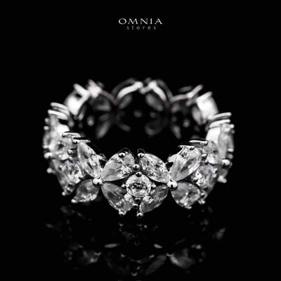 Omnia Asfiya Silver Ring in 925 Silver with High-Quality White Simulated Diamonds