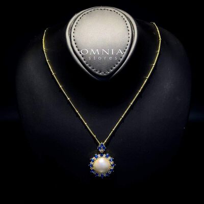 Omnia Celeste White Mabel Pearl Halo Pendant Necklace with Blue Sapphire Accents in Brass with Gold Plated Finish