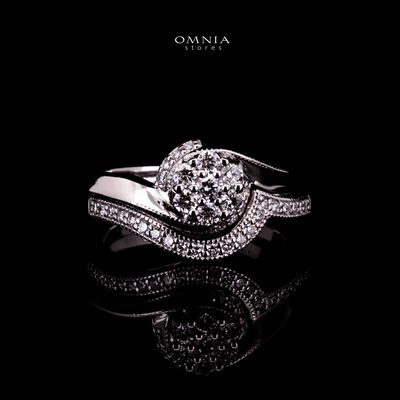 Omnia Sariya White Silver Ring 925 Silver in High Quality Lab Grown Stones