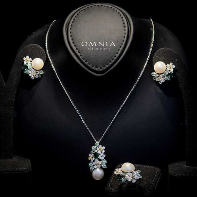 Omnia Micaela Freshwater Pearl with High-Quality Simulated Diamonds in 92.5 Silver