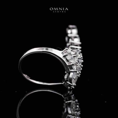 Omnia Statement Leaf Design Ring in 92.5 Silver with High Quality Iced Cut Stones