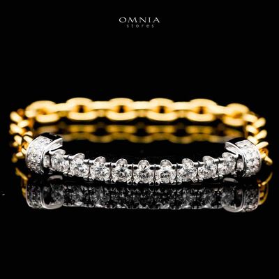 Omnia Wahaj  Golden White Bracelet 925 Silver in GRA Certifited High Quality White Moissanite Stones