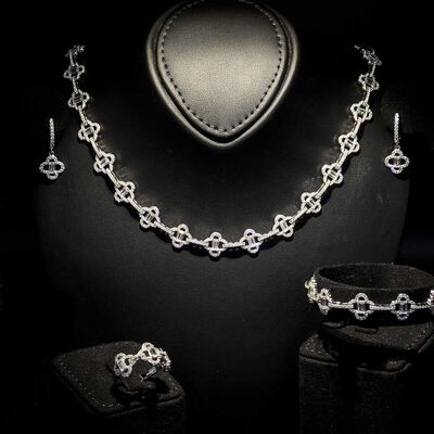Omnia Amna White Set in 925 Silver with High Quality Simulated Diamonds