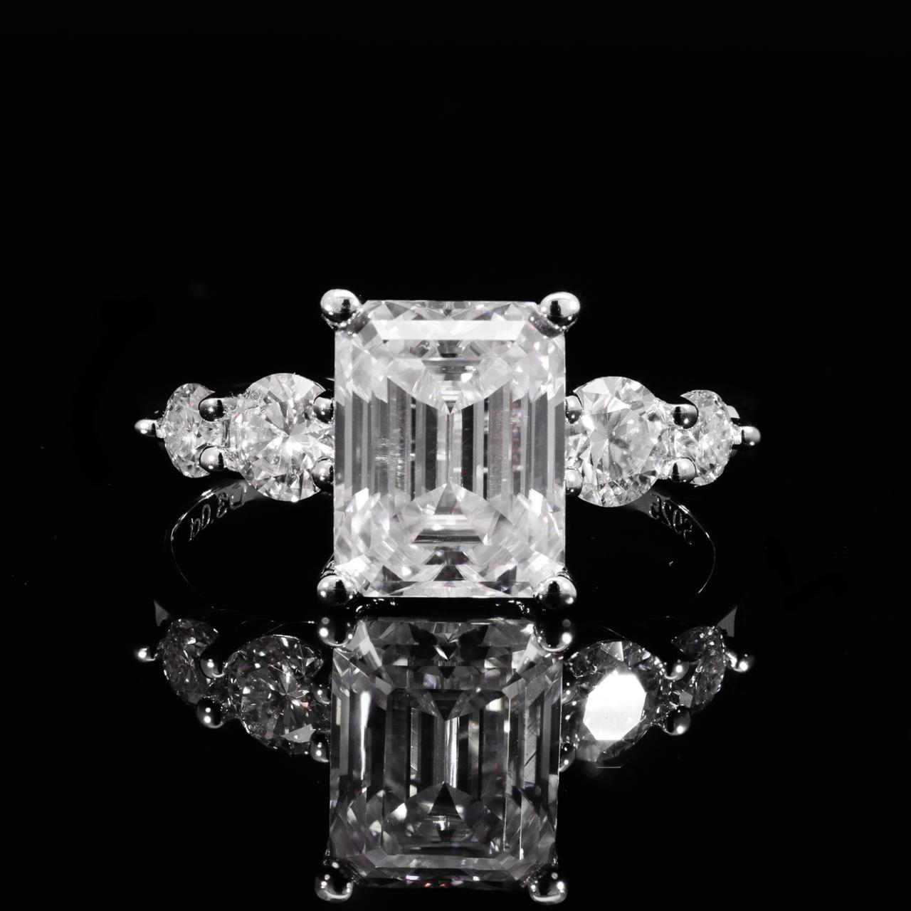 Omnia Nahlah White Ring 925 Silver High Quality GRA Certifited High Quality Moissanite Stone 3CT image number null