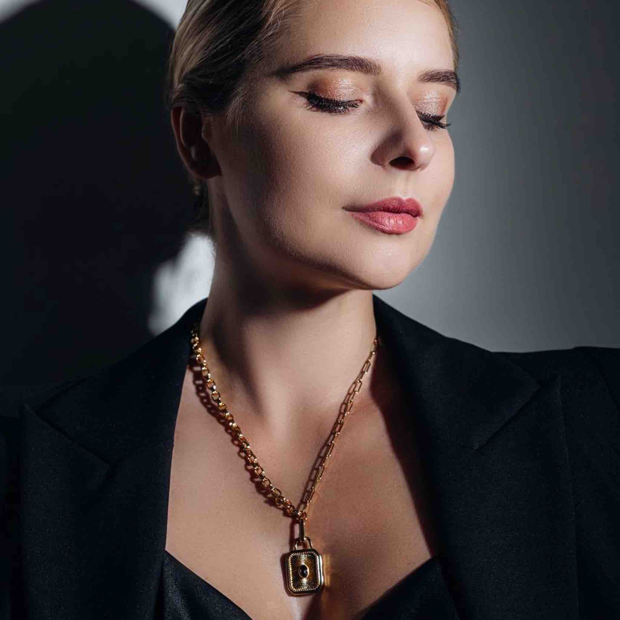 Omnia Zoya Golden Set In Tarnish Resistant Plating image number null