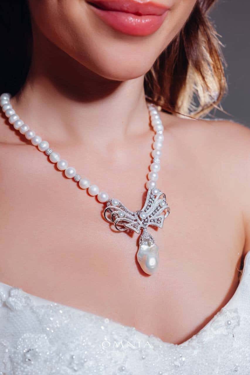 Omnia Gadi Fresh Real Water Pearl Set in 92.5 Silver Accessories With High Quality Simulated Diamonds image number null