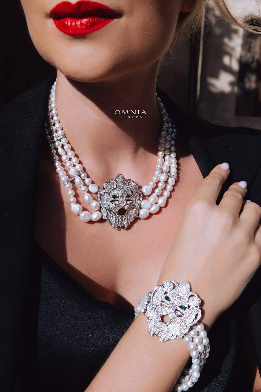 Omnia Fadia Fresh Real Water Pearl Necklace in High Quality Simulated diamonds image number null