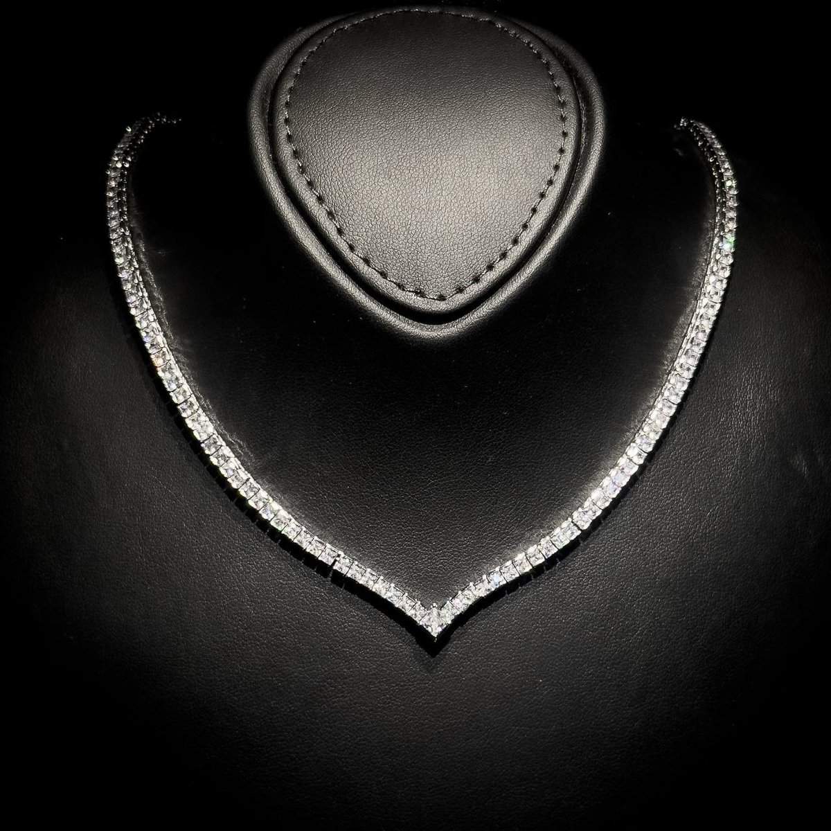 Omnia Viola White Luxury Bridal Full Set in High Quality Rhodium Plated Zircon Stones image number null