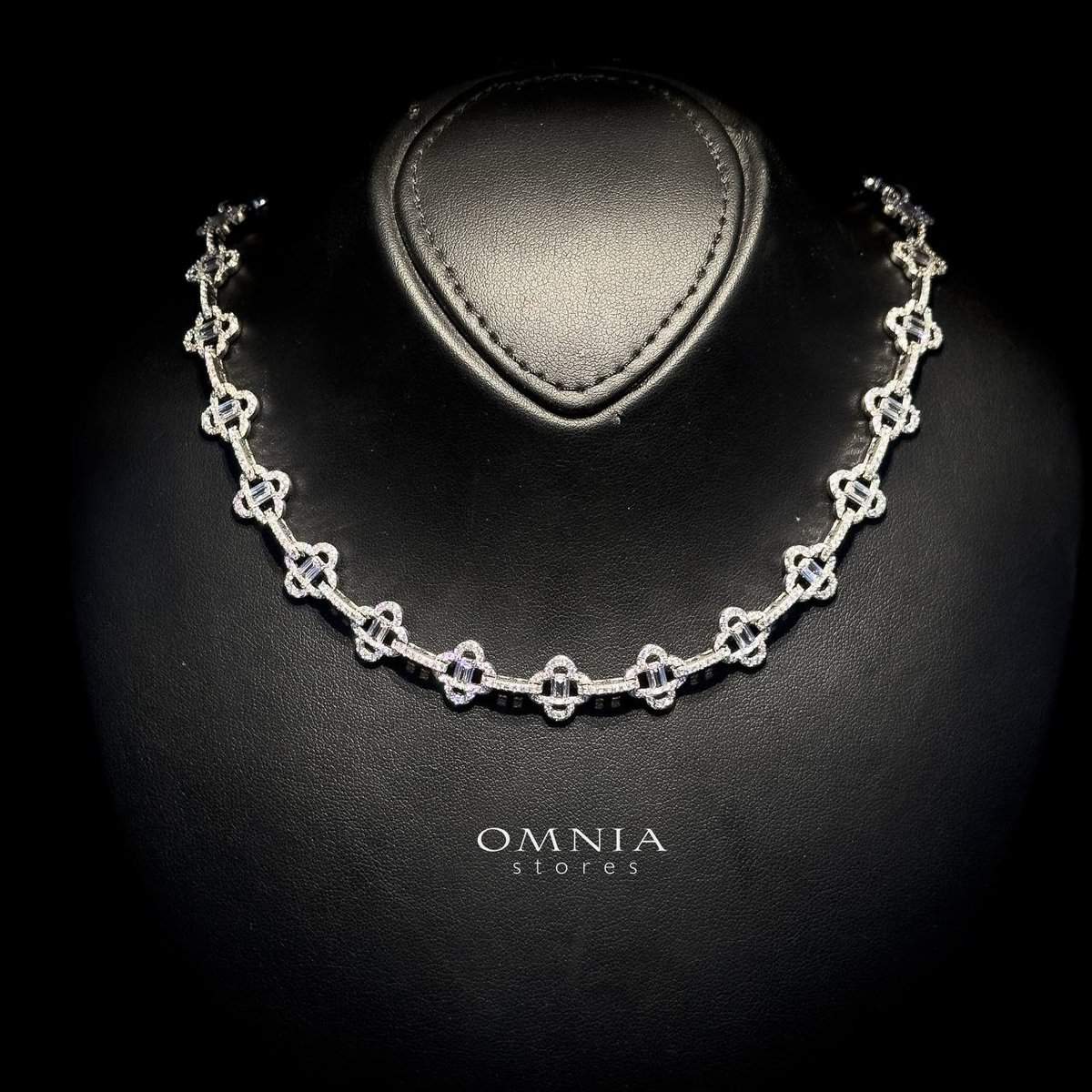 Omnia Amna White Necklace in 92.5 Silver High Quality Simulated diamonds image number null