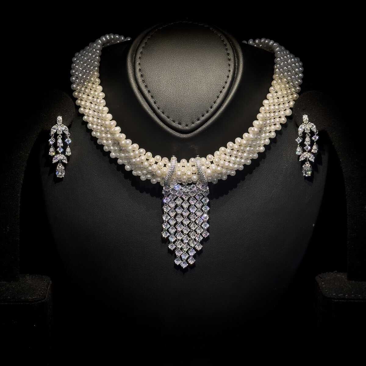 Omnia Angelina Pearl Choker Necklace Set image number null