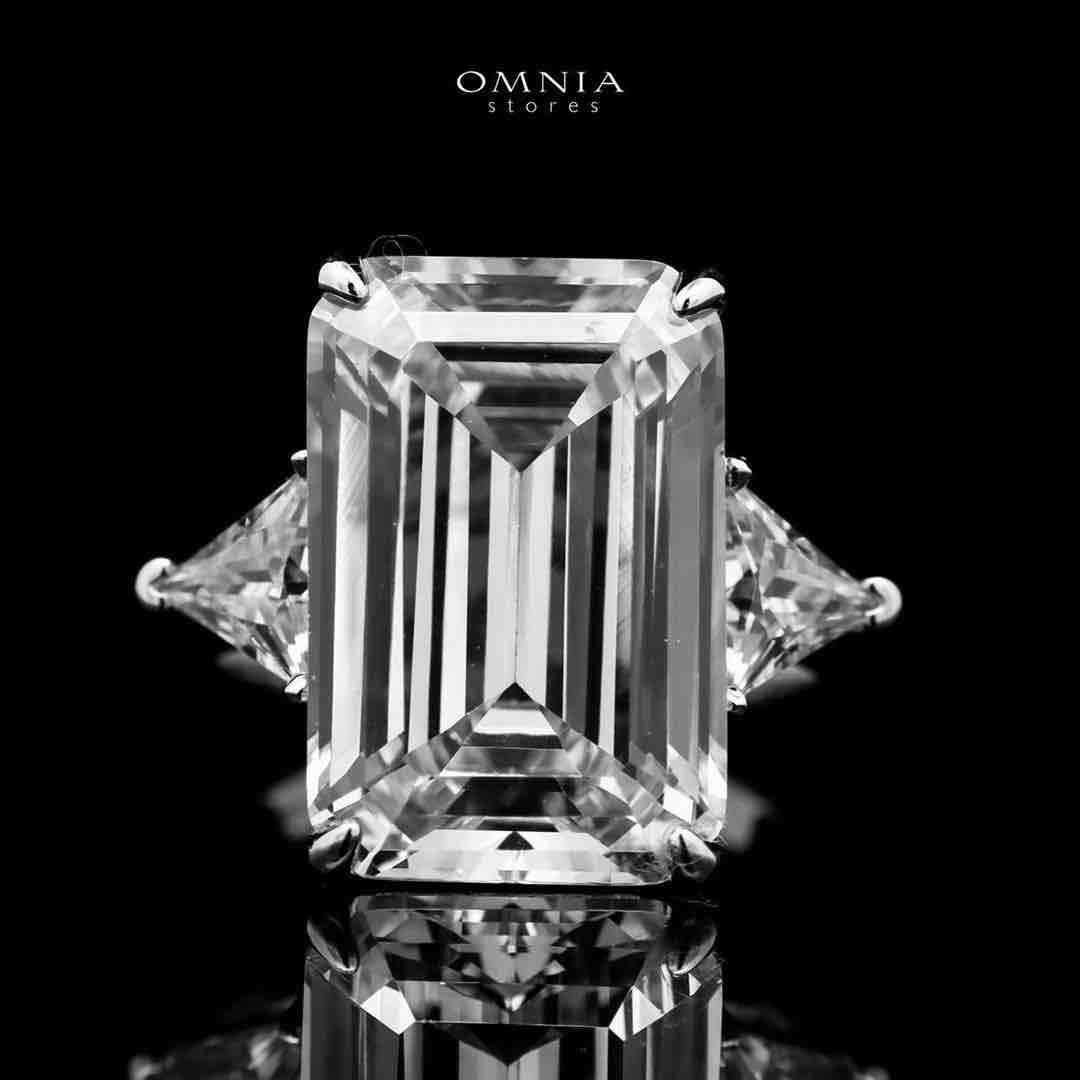 Omnia Darine white Ring 92.5 Silver in High Quality Simulated Diamonds image number null