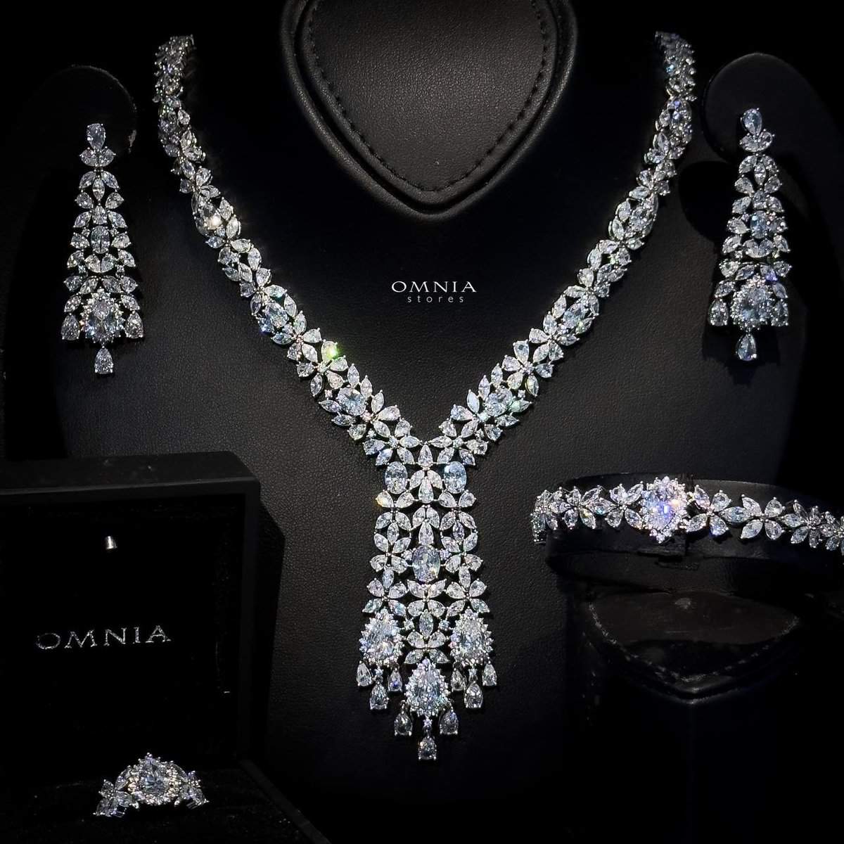 Omnia Shamma White Bridal Full Set High Quality Zircon Stone in Rhodium Plated image number null