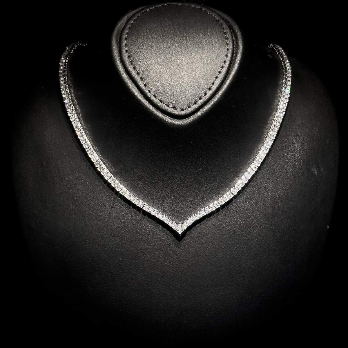 Omnia Viola White Luxury Bridal Full Set in High Quality Rhodium Plated Zircon Stones image number null