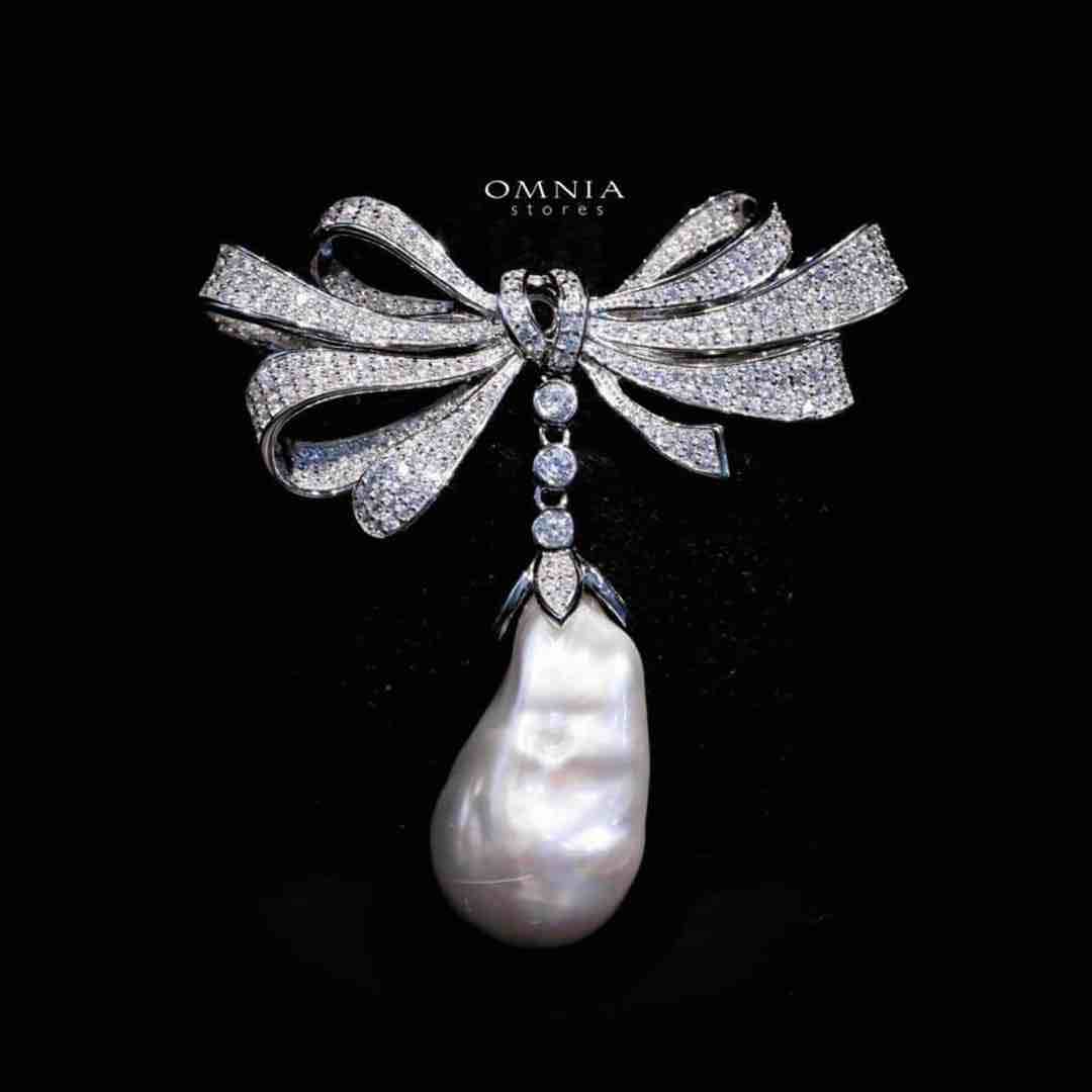 Omnia Yasmeen Fresh Real Water Pearl brooch in 92.5 Silver High Quality Simulated diamonds image number null