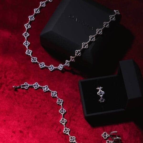 Omnia Amna White Set in 925 Silver with High Quality Simulated Diamonds image number null