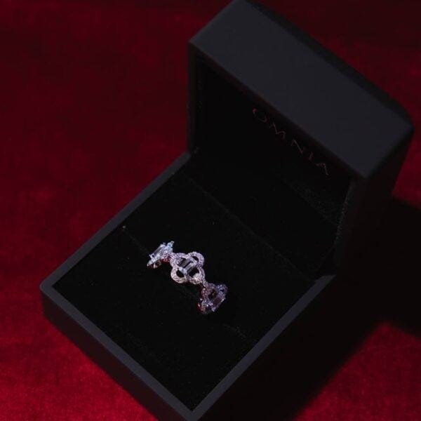 Omnia Amna White Set in 925 Silver with High Quality Simulated Diamonds image number null