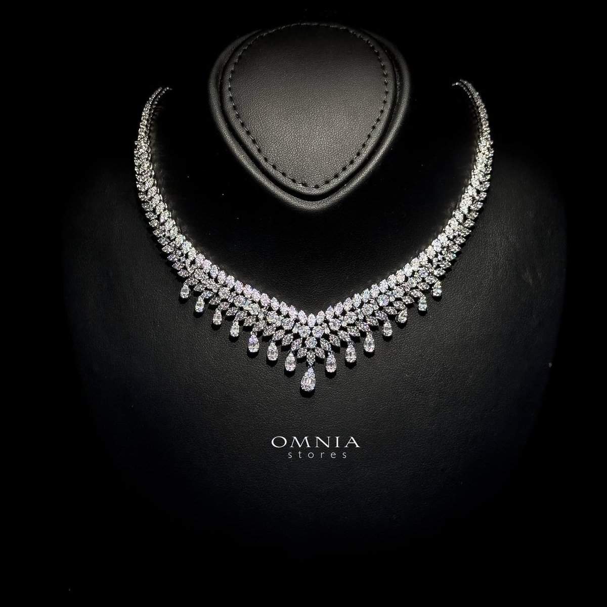 Omnia Sima White Luxury Bridal Full Set in High Quality Zircon Stone Rhodium Plated image number null