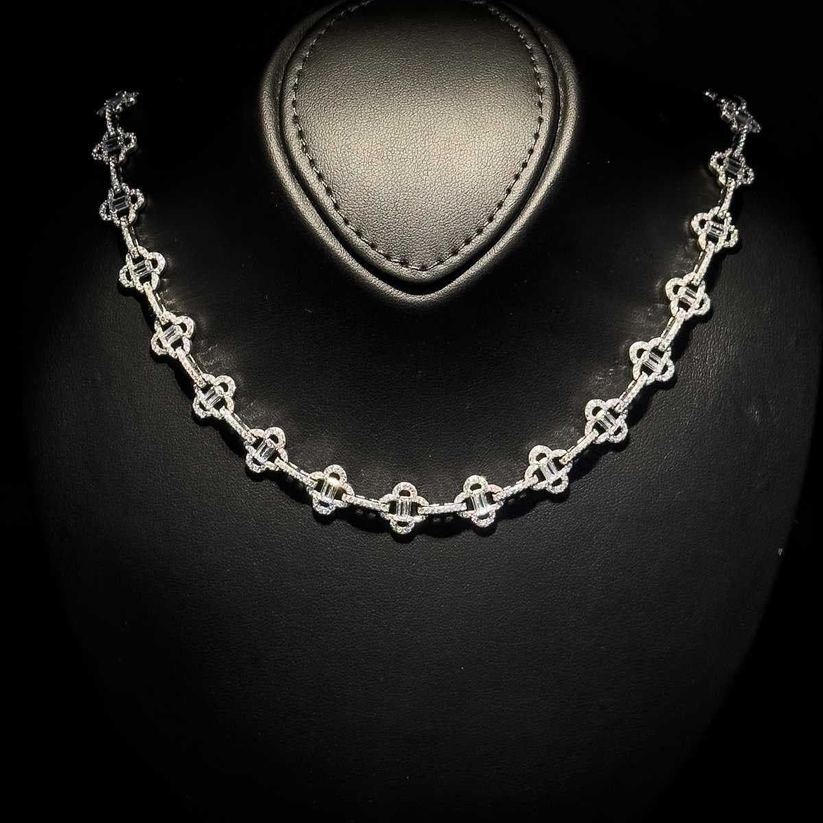 Omnia Amna White Set in 925 Silver with High Quality Simulated Diamonds image number null