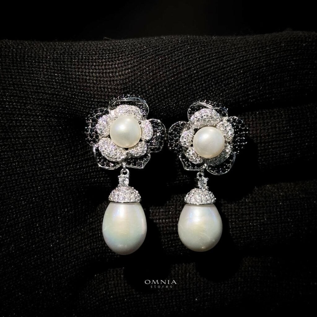 Omnia Areej Pearl Earrings in 92.5 Silver High Quality Simulated diamonds image number null