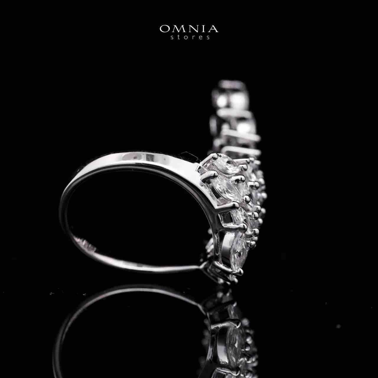 Omnia Statement Leaf Design Ring in 92.5 Silver with High Quality Iced Cut Stones image number null