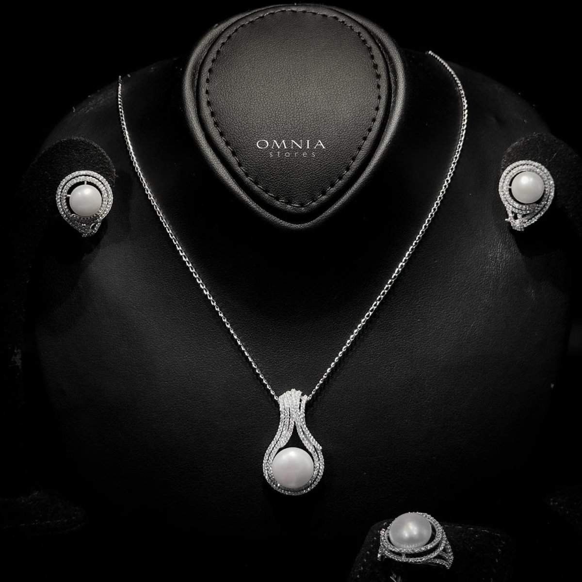 Omnia Reese Pearl Set in 92.5 Silver with High Quality Simulated Diamonds image number null