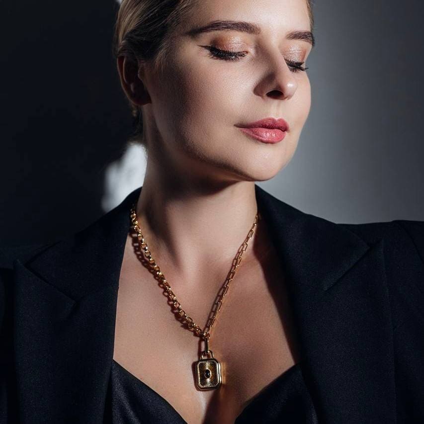 Omnia Zoya Golden Set In Tarnish Resistant Plating image number null