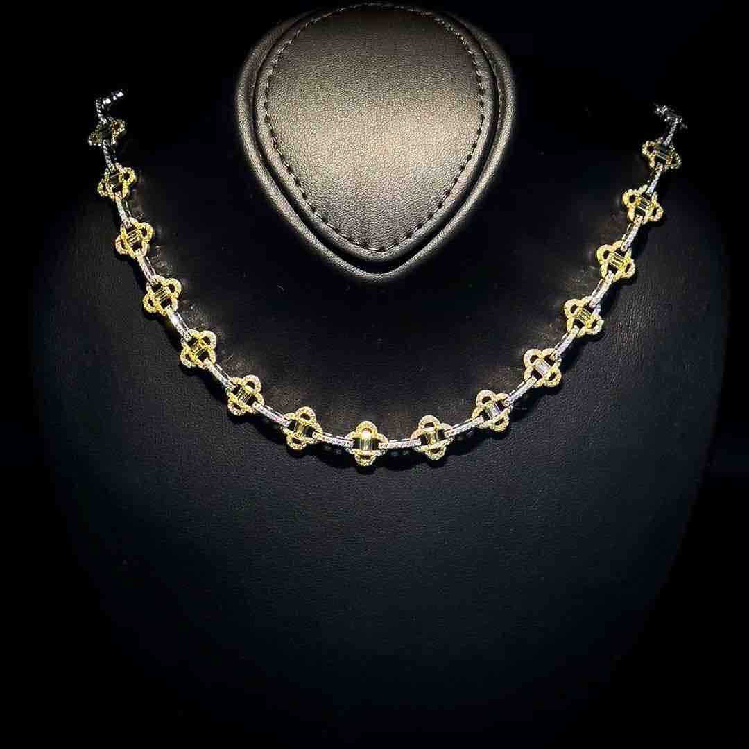 Omnia Amna Gold and White Necklace in 92.5 Silver High Quality Simulated diamonds image number null