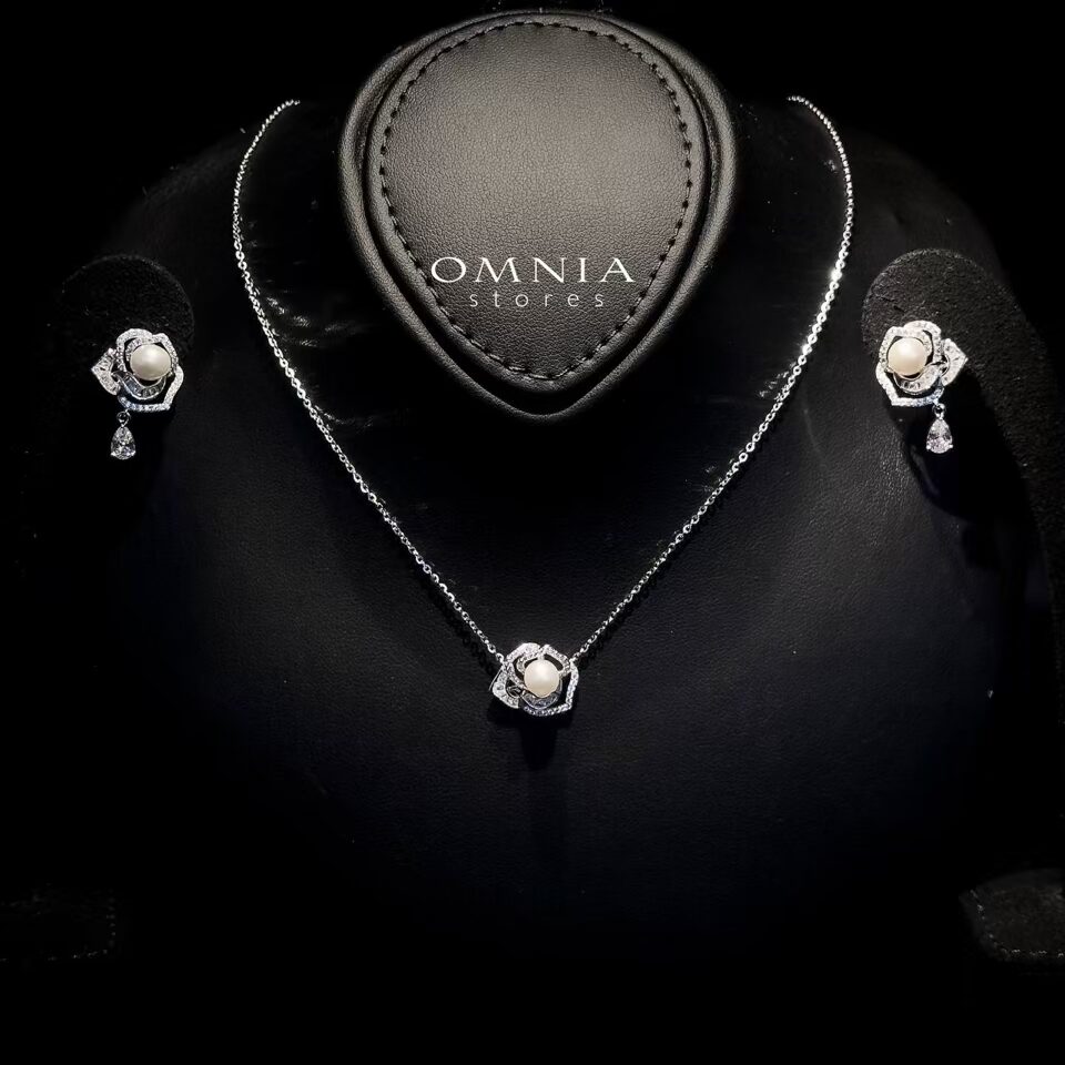 Omnia Evelina White Set in 92.5 Silver with High-Quality Zircon Stones image number null