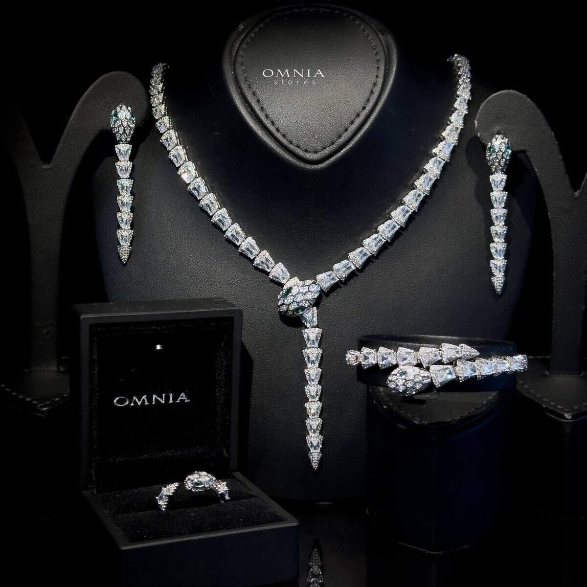 Omnia Serinda White Luxury Bridal Full Set in High Quality Rhodium Plated Zircon Stones image number null