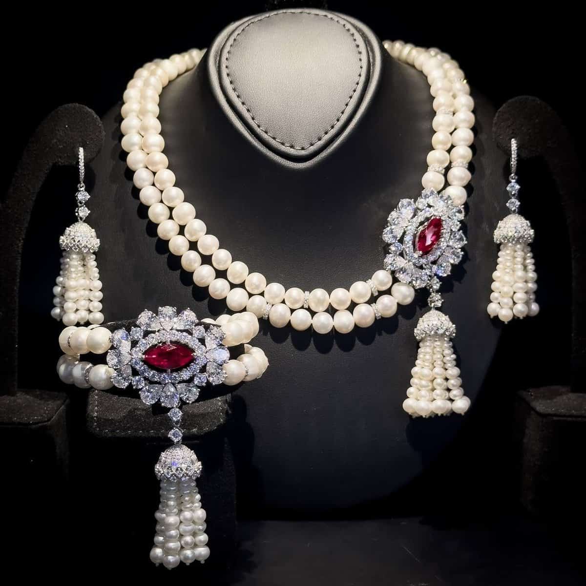 Omnia Dahlia Bridal Pearl Set with Ruby Red Stone in High-Quality Simulated Diamonds image number null