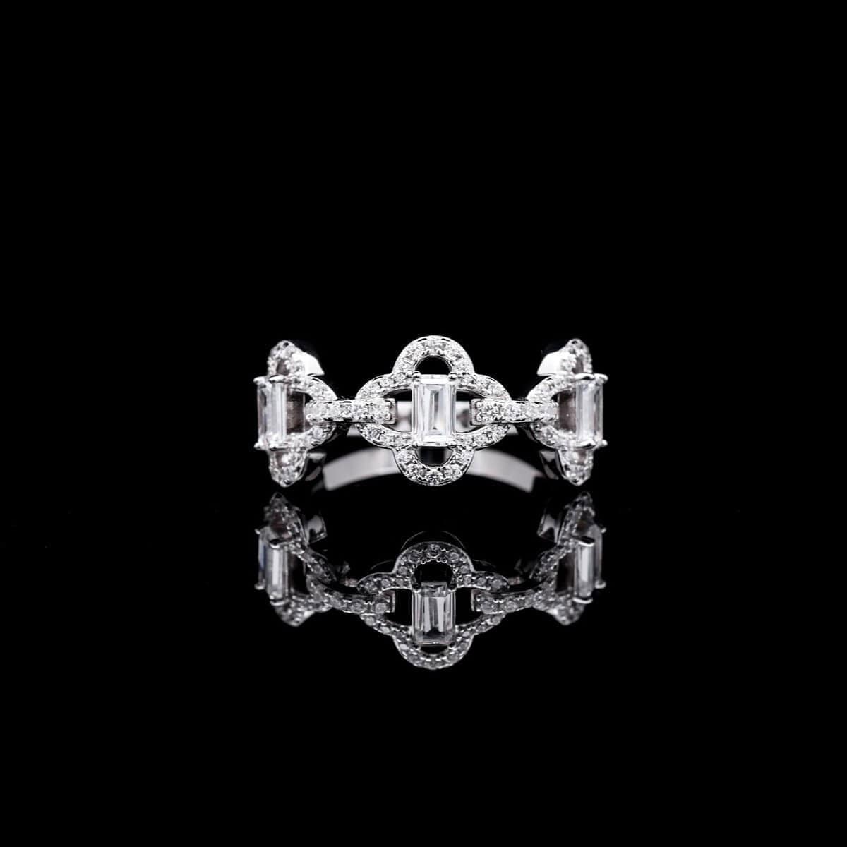 Omnia Amna White Set in 925 Silver with High Quality Simulated Diamonds image number null