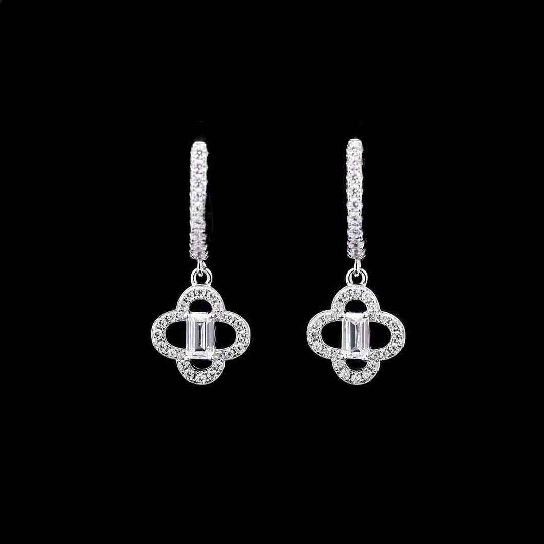 Omnia Amna White Earrings in 92.5 Silver High Quality Simulated diamonds image number null