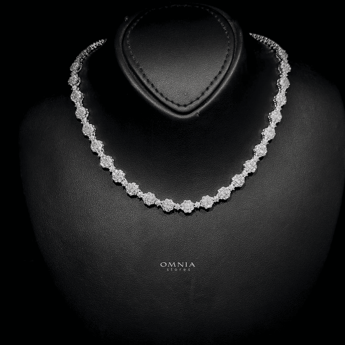 Omnia Nura White Luxury Bridal Full Set in 925 Silver with High Quality Simulated Diamonds image number null