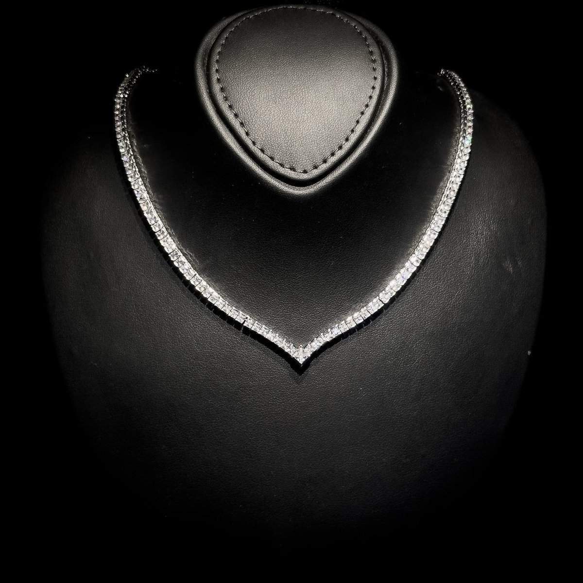 Omnia Viola White Luxury Bridal Full Set in High Quality Rhodium Plated Zircon Stones image number null