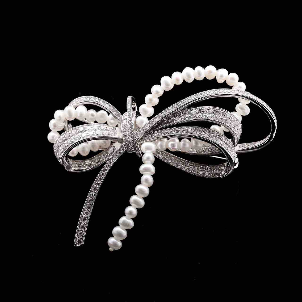 Omnia Elegant Bow Pearl Brooch in 92.5 Silver with High-Quality Simulated Diamonds image number null