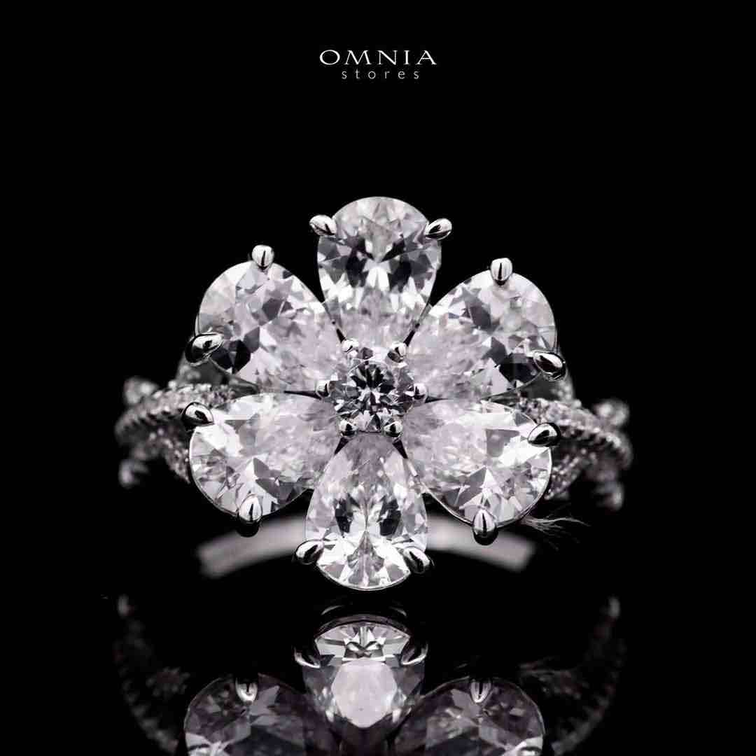 Omnia Chafia white 0.75 Carat Ring 92.5 Silver High Quality Simulated diamonds image number null