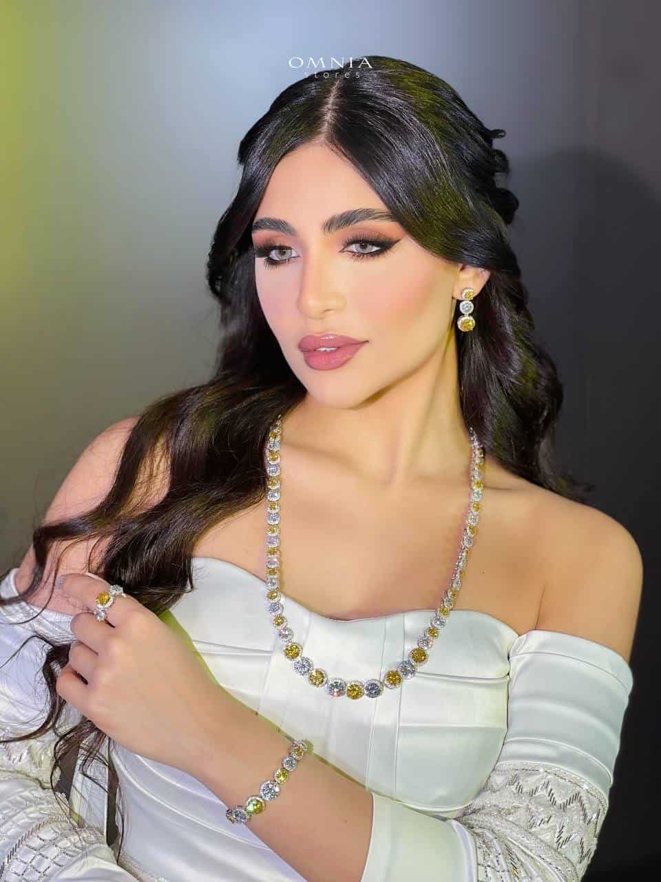 Omnia Sovana Long Chain Set in 92.5 Pure Silver Set High Quality Zircon Stone in Rhodium Plated image number null