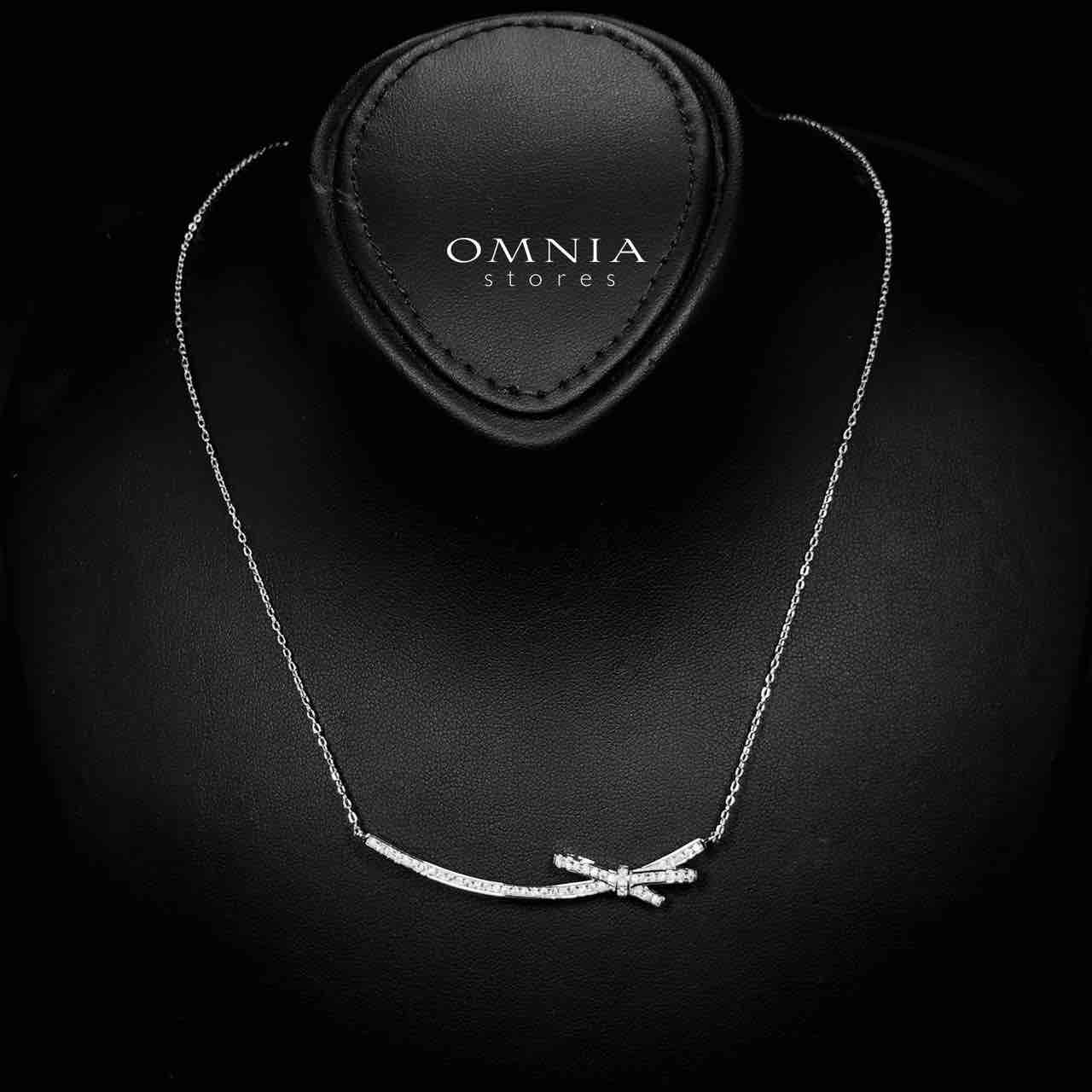 Omnia Safia Pendant Necklace 925 Silver in High Quality White Moissanite Stone image number null